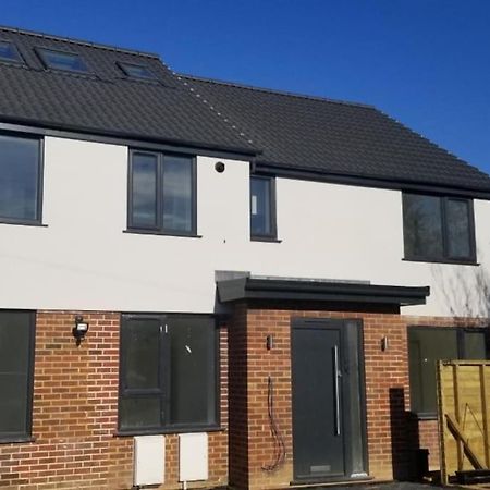 Paradigm House, Modern 2-Bedroom Duplex Apartment 2, Free Parking, Oxford Exterior foto
