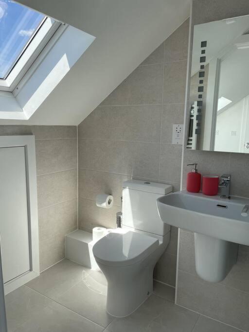 Paradigm House, Modern 2-Bedroom Duplex Apartment 2, Free Parking, Oxford Exterior foto