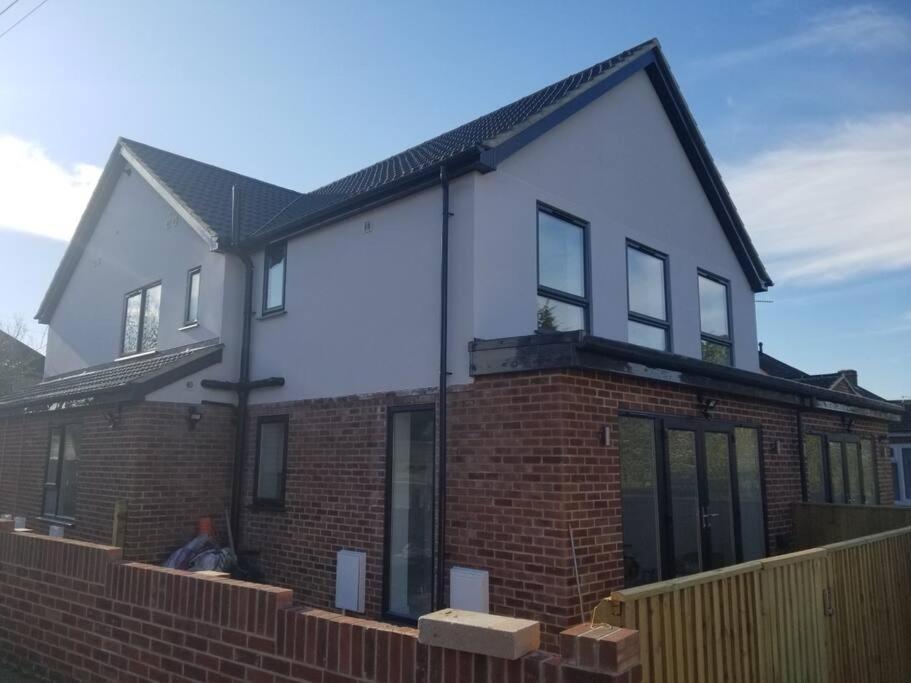 Paradigm House, Modern 2-Bedroom Duplex Apartment 2, Free Parking, Oxford Exterior foto