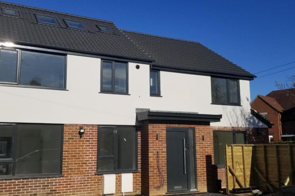 Paradigm House, Modern 2-Bedroom Duplex Apartment 2, Free Parking, Oxford Exterior foto